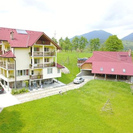 Pensiunea Tiuta Hotel กอร์เบนี ภายนอก รูปภาพ
