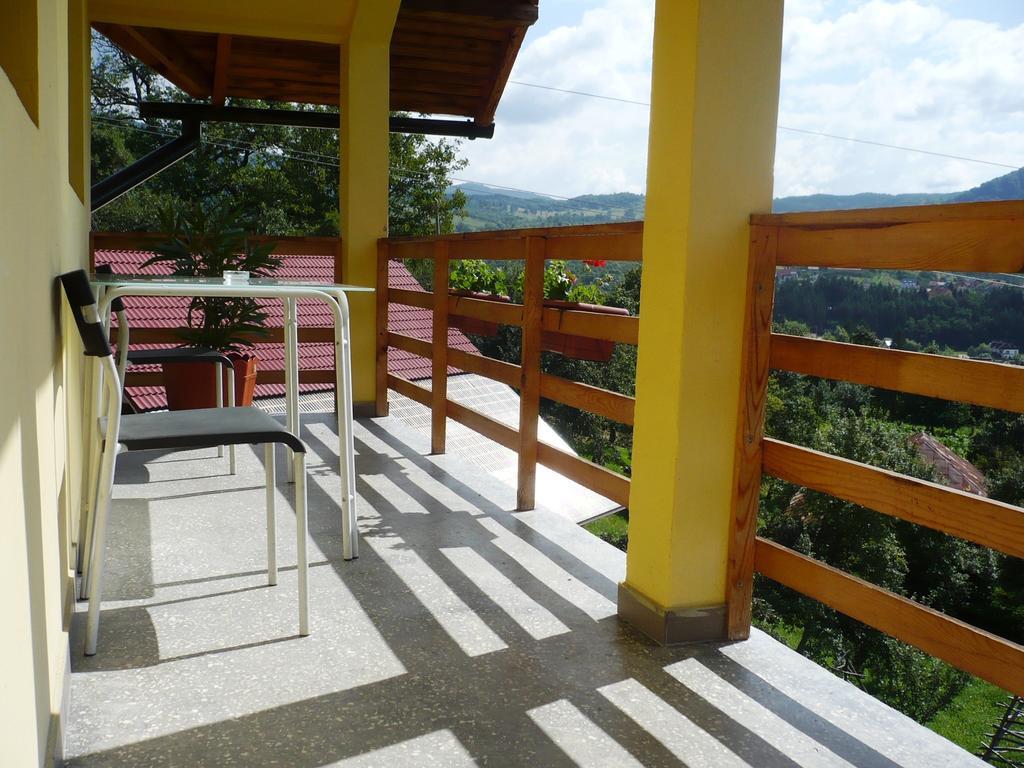 Pensiunea Tiuta Hotel กอร์เบนี ภายนอก รูปภาพ
